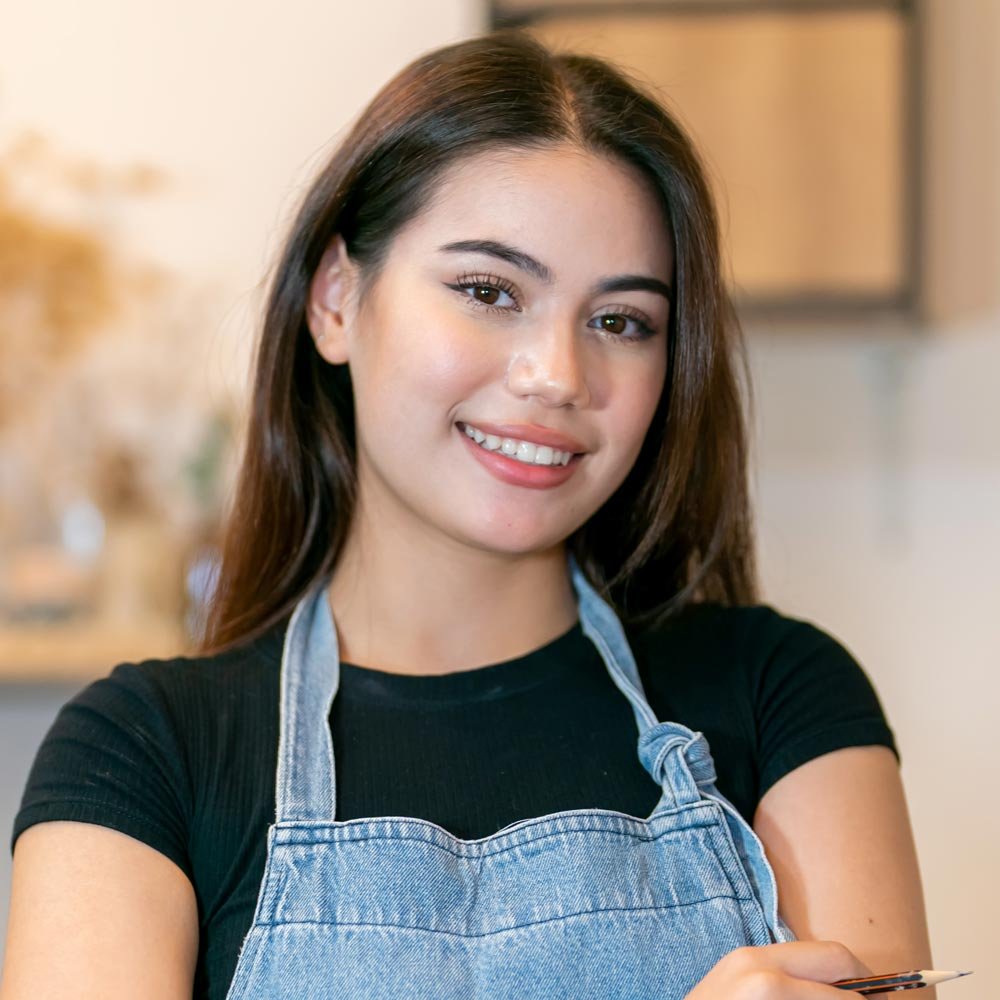 small-business-owner-young-people-creating-potter-2023-02-10-10-08-46-utc.jpg